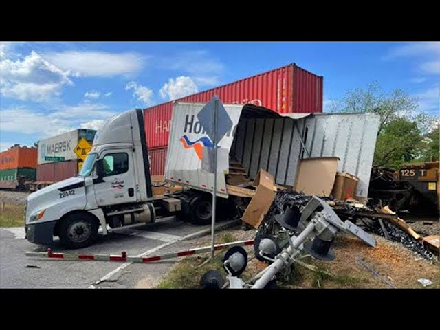 Dangerous Idiot Truck & Car Driving Fails | Total Moments Truck, Heavy Equipment Working Fails
