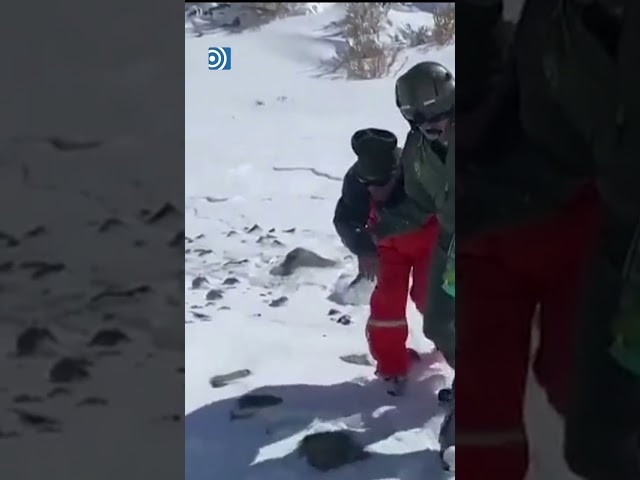Así fue el rescate de dos ancianos en una montaña nevada en Chile