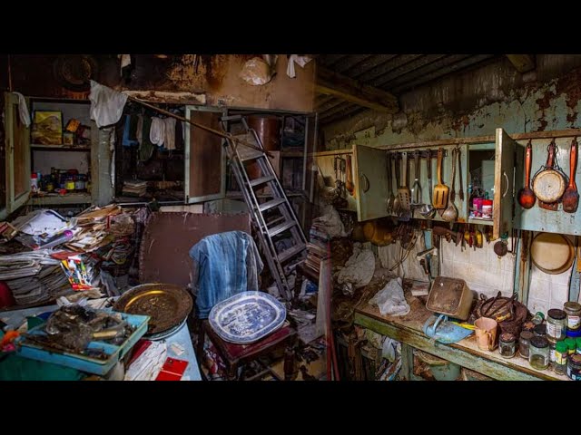 BACHELOR DIED INSIDE THIS ABANDONED HOUSE AND LEFT IT FROZEN IN TIME | ABANDONED PLACES UK