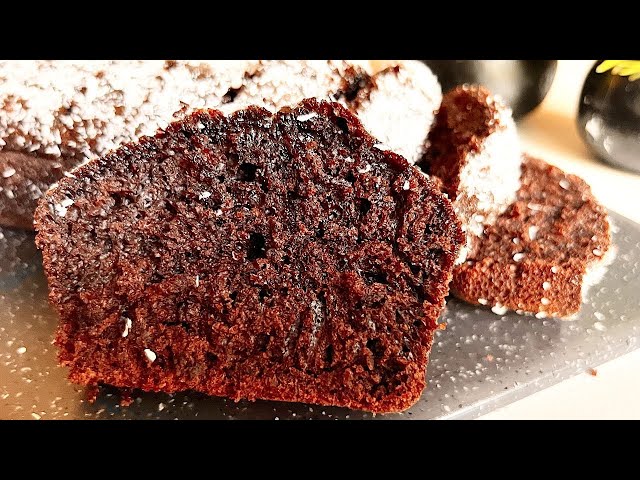 The famous chocolate cake that drives the whole world crazy melts in your mouth! Soft and moist cake