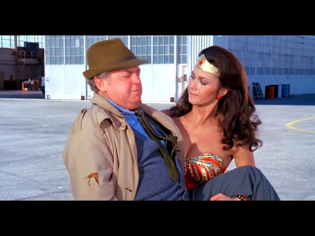 Wonder Woman Pulls Down a Helicopter & Catches A Leprechaun? 1080P BD