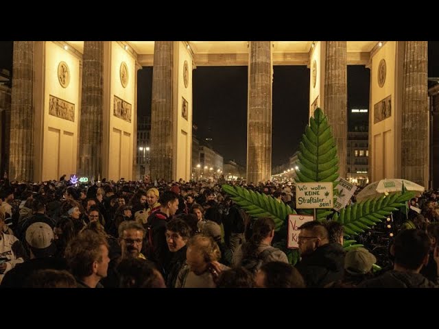 "Smoke-In": Berliner feiern Legalisierung von Cannabis in Deutschland