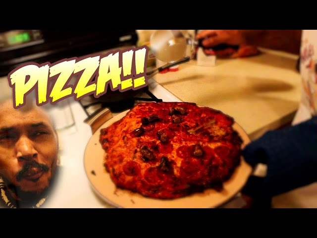 THE WORST PIZZA EVER MADE | Cooking With Kenshin #4 [400,000 Subscribers]
