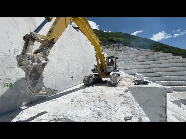 Komatsu WA900 Wheel Loader Pulling Huge Marble Columns At Birros Marbe Quarries In Greece