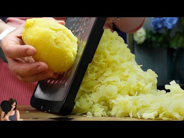 Simply prepare 2 grated potatoes. It's so delicious that I make it often. No oven. ASMR
