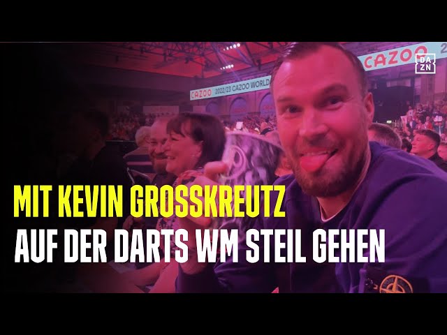 Das passiert, wenn man mit Kevin Grosskreutz auf der Darts WM steil geht | DAZN Vlog