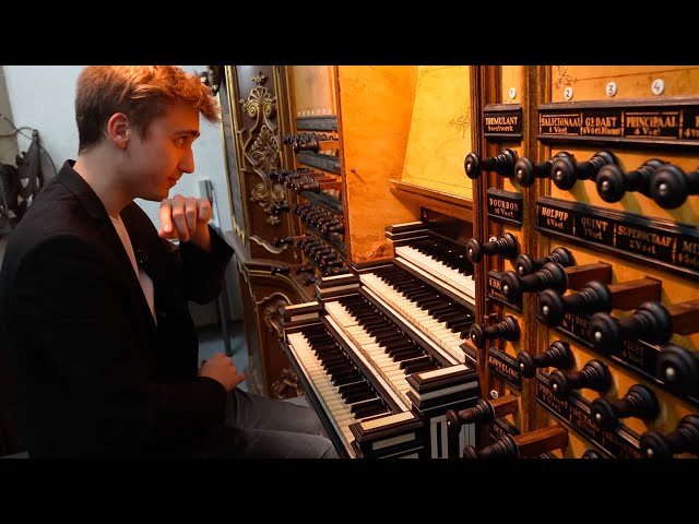 'Prelude in D' on one of the most famous Pipe Organs in the World - Paul Fey