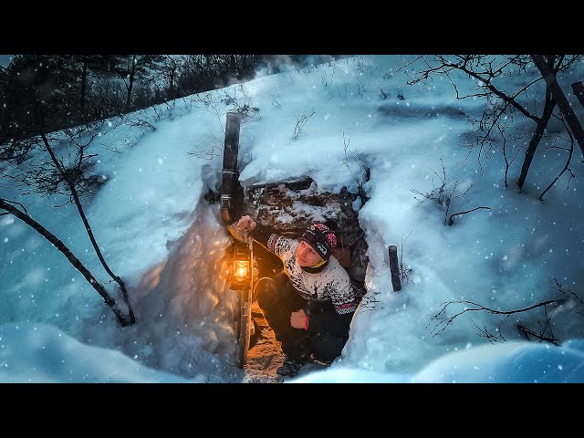 1 YEAR IN A CAVE ALONE | THE BEST SHELTER FOR SURVIVAL WITH A STOVE IN FROSTY WEATHER