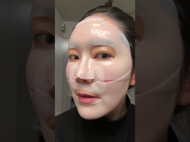Mask that turns clear?!! Viral Biodance Collagen Mask! Is it worth it?👀