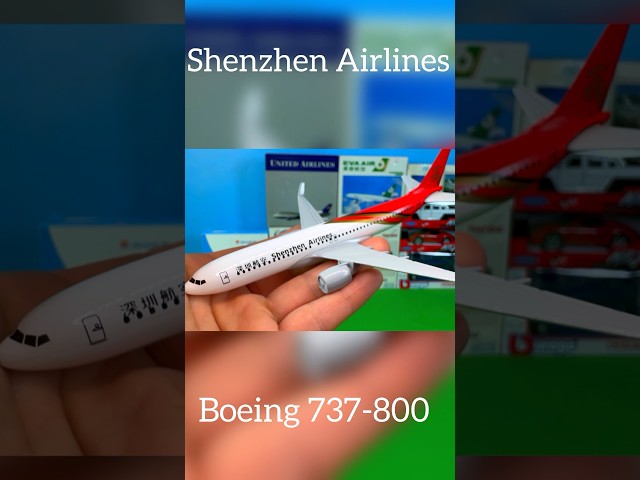 Unboxing miniature Shenzhen Airlines Boeing 737-800 plane model