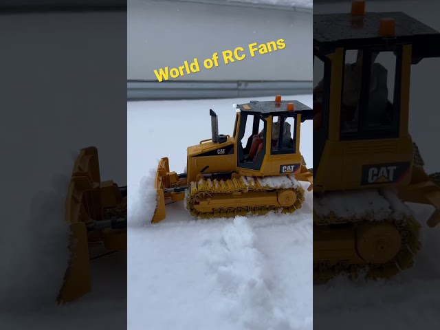 Enjoy the snow! #rcbulldozer # #rcmodels #rctractor #snow