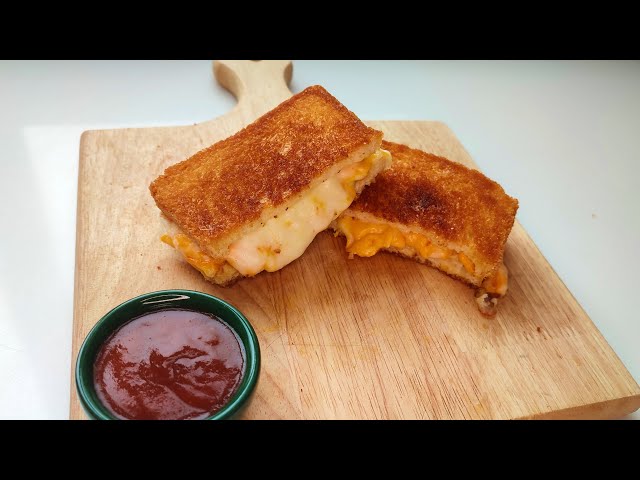 HOW To MAKE : Easy GRILLED CHEESE SANDWICH| In a Pan :: BREAKFAST