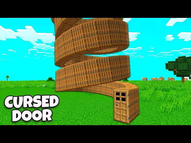 I found a SPIRAL DOOR in Minecraft ! What's INSIDE the LONGEST DOOR ?