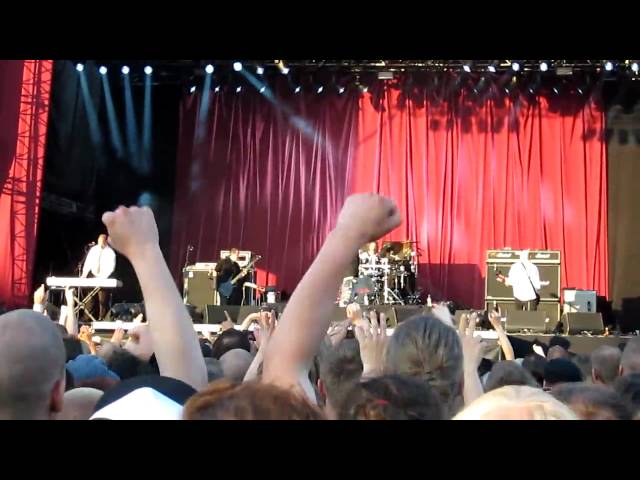 Faith No More - Midlife Crisis (Live @ Helsinki, Finland) [HD 720p]