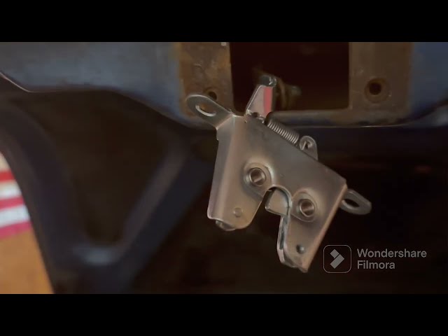 ‘49 Ford club coupe; Bear claw latch for the trunk using factory handle