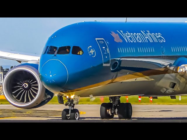 30 AMAZING LANDINGS & TAKEOFFS from UP CLOSE | A380 747 A350 777 | Melbourne Airport Plane Spotting