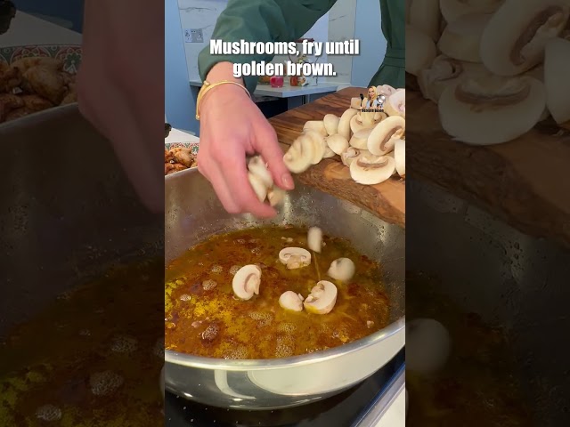 🍗🍄 Pan-fried chicken thighs with creamy mushroom sauce recipe 🍽️
