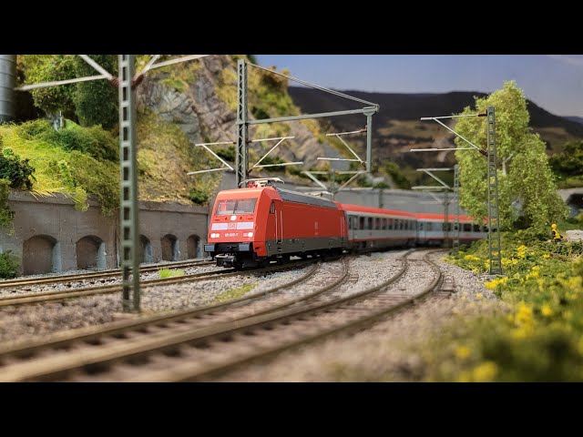 Fahrbetrieb auf der H0 Modellbahn / "Altenburg am Elbtal" - Fahrvideo März 2024