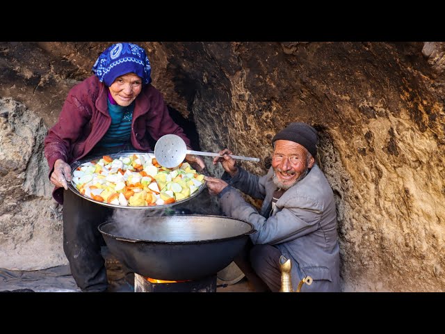 Old Style Cooking in the Cave Like 2000 Years Ago | Old Lovers Cooking Vegetarian Food in the Cave