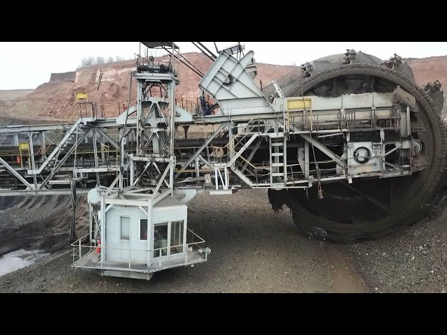 Huge Bucket Wheel Excavator - Mega Mining Excavator