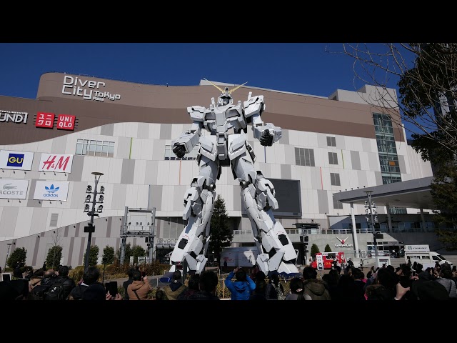 Giant Gundam Transformation in Tokyo in 4k