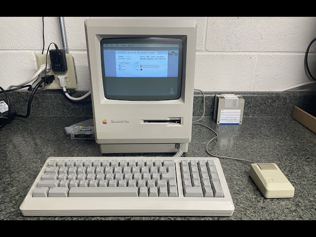 1986 Apple Macintosh Plus 1MB (+ Floppy EMU)