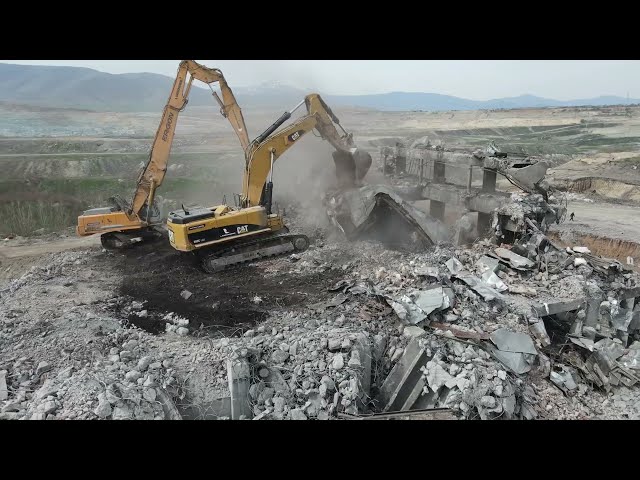 Liebherr 954 Long Reach Excavator & Cat 385C Demolish Building-Sotiriadis/Labrianidis Demolitions