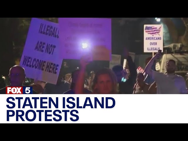 NYC migrant crisis: Hundreds continue protest against Staten Island shelter