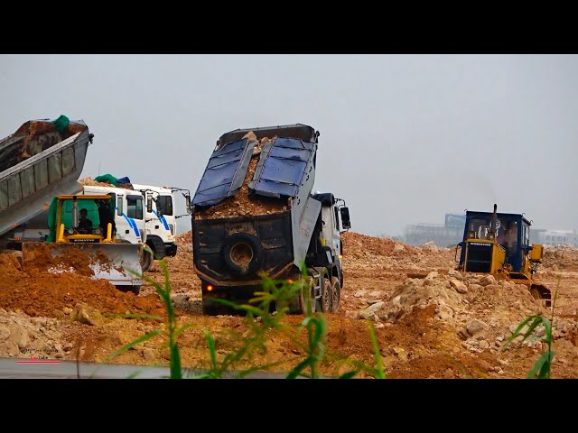 Best Operating When Rain Out Soils Equipment Dumper Truck with Komatsu Bulldozer