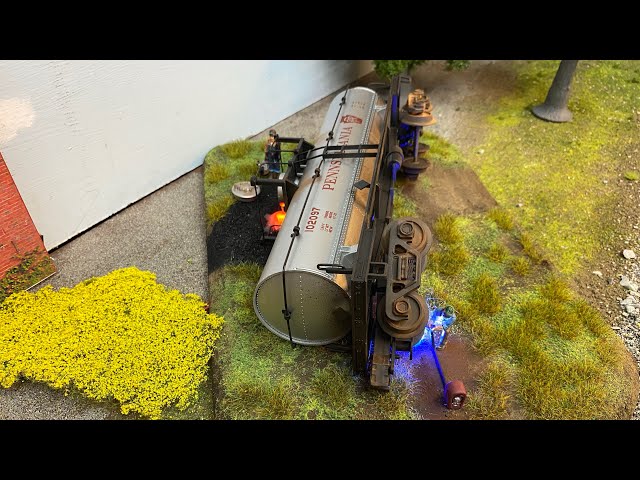 Tank Car Accident Diorama - Lionel / MTH O gauge trains