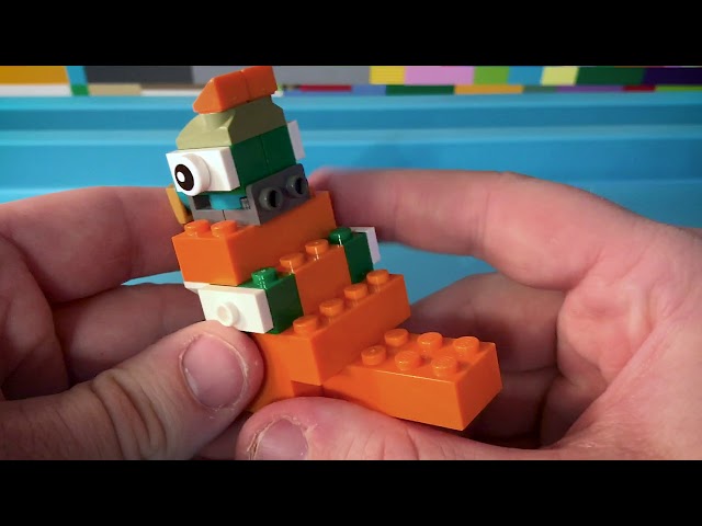 Build O' Clock: Lego Parrot