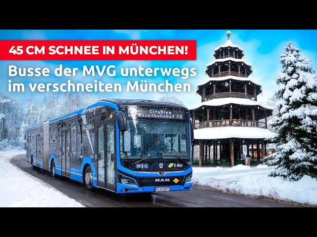Busse der MVG unterwegs im verschneiten München (Dezember 2023)