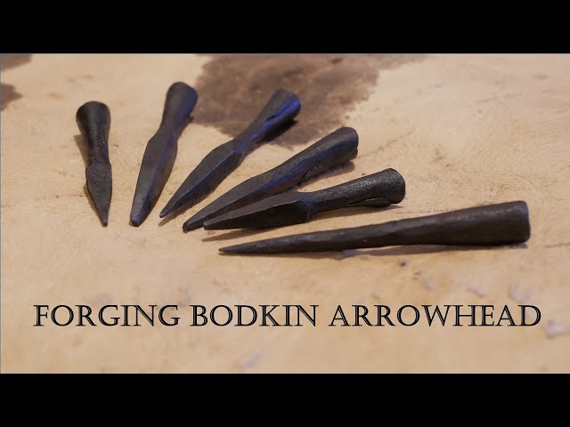 BLACKSMITHING. Forging medieval bodkin arrowhead.