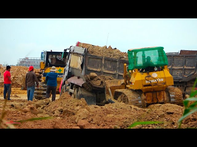 Amazing Extreme Bulldozer Pull And Push Dump Truck Stuck
