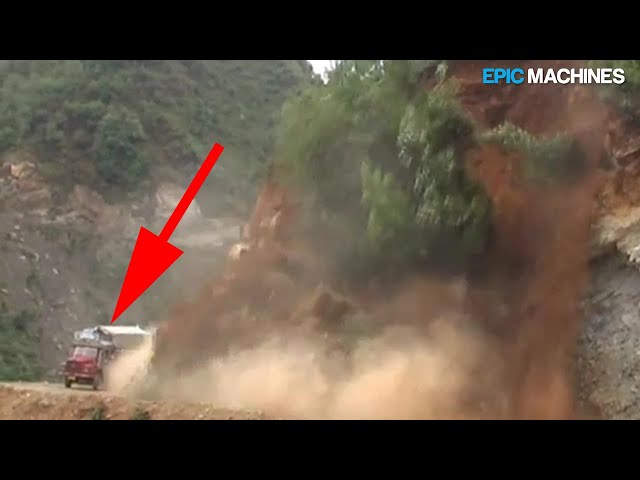 Compiling Videos Of Dangerous Landslides On Mountain Roads - The Most Dangerous Roads