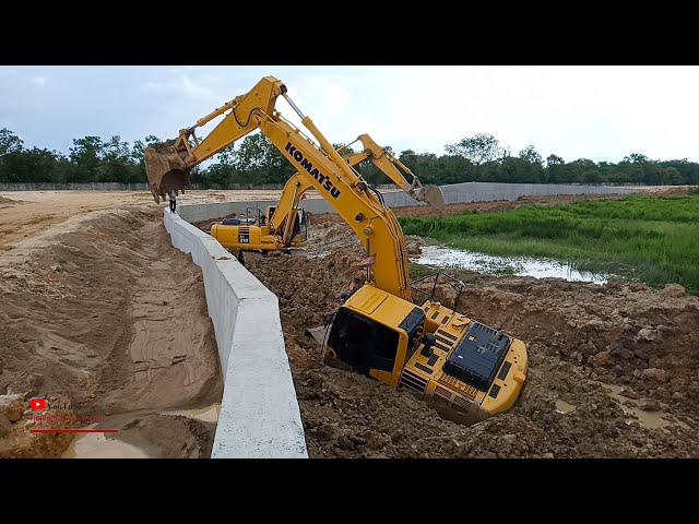 Incredible Respect Excavator Stuck In Mud Heavy Recovery Komatsu Excavator Operator
