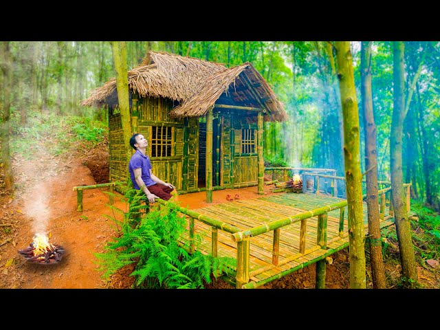 Camping When It Rains Heavily, Making Bamboo House In The Forest To Sleep When It Rains Night