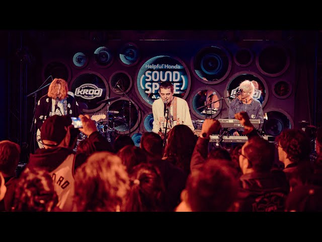 Royel Otis - Oysters In My Pocket (Live from the KROQ Helpful Honda Sound Space)