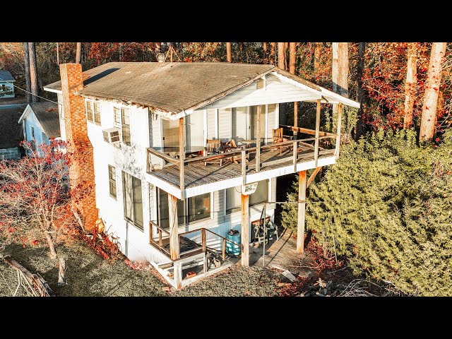 Clown’s ABANDONED Lake House with EVERYTHING Left Behind