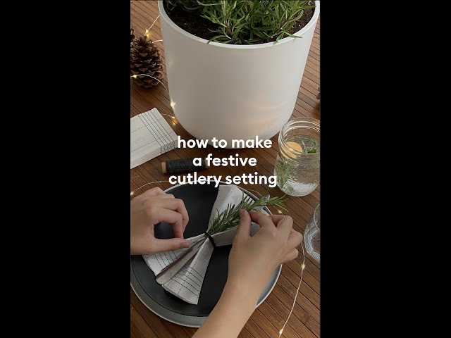 How to Make a Festive Cutlery Place Setting