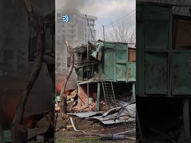 Cuatro heridos tras ataque ruso en una zona residencial de Járkov