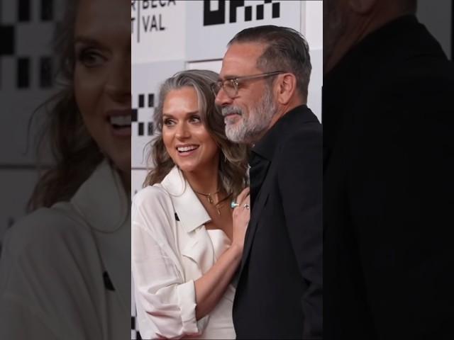 A love that only gets better with time. 🥹❤️ #HilarieBurton and #JeffreyDeanMorgan.(🎥: Getty)