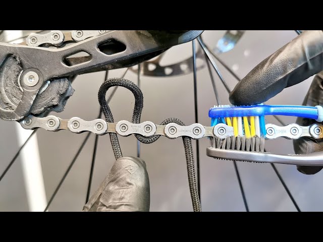 This Drivetrain Will Last Much Longer. How To Clean And Lube Dirty Bicycle Chain. Slow Mo Comparison