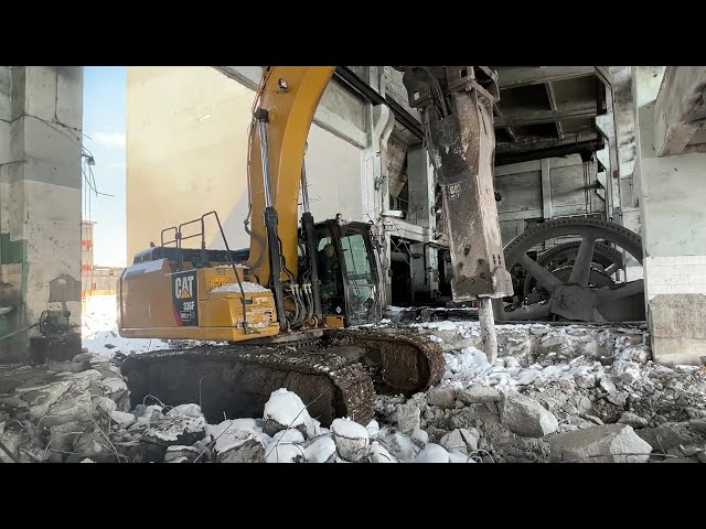 Caterpillar 336F & Liebherr 934 Demolishing An Industrial Building - Sotiriadis/Labrianidis
