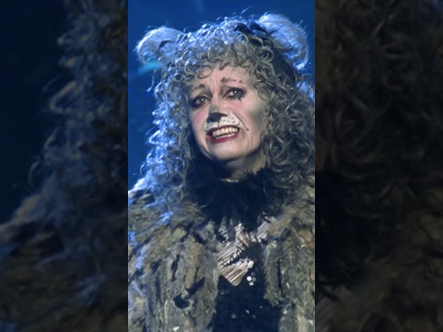The Mesmerizing 'Memory' (Elaine Paige) #shorts | CATS the Musical