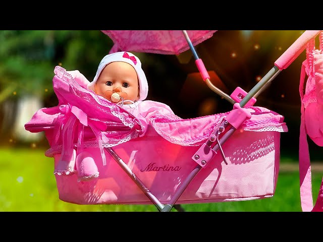 Baby Born doll & Baby Alive doll go on a picnic. A double stroller for baby dolls. Family fun video.
