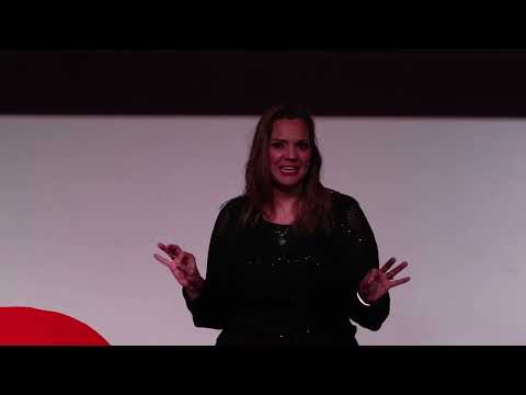 Que el ritmo abrace tu emoción | Sonima Ferrufino | TEDxAmador