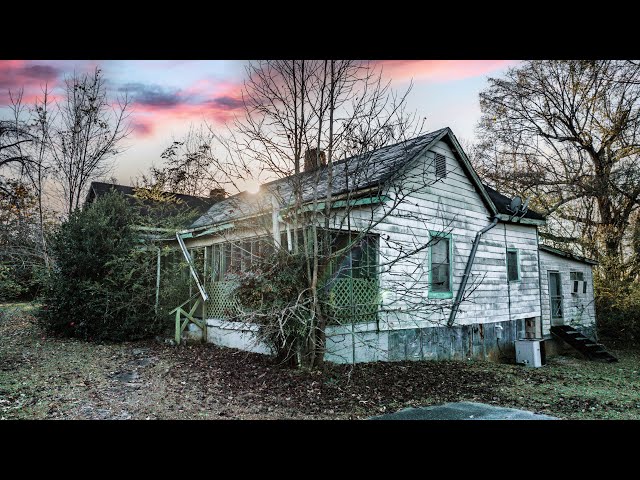 10 People Lived in this Tiny ABANDONED House with Everything Left Behind