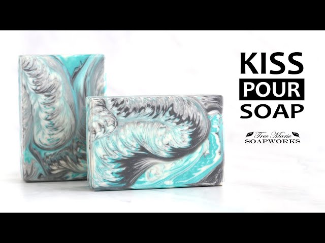 Kiss Pour Cold Process Soap (Technique Video #32) Soap Challenge, February 2021