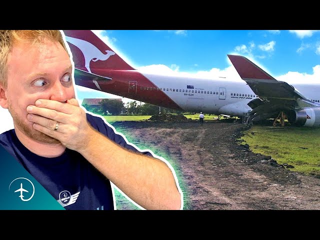 WHY did This Airplane MISS the RUNWAY? | Qantas flight 001